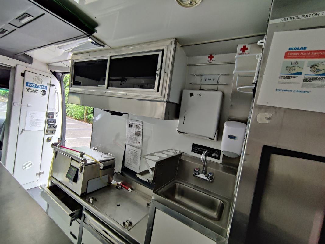 Used 2020 Mercedes-Benz Sprinter 4500 image 33