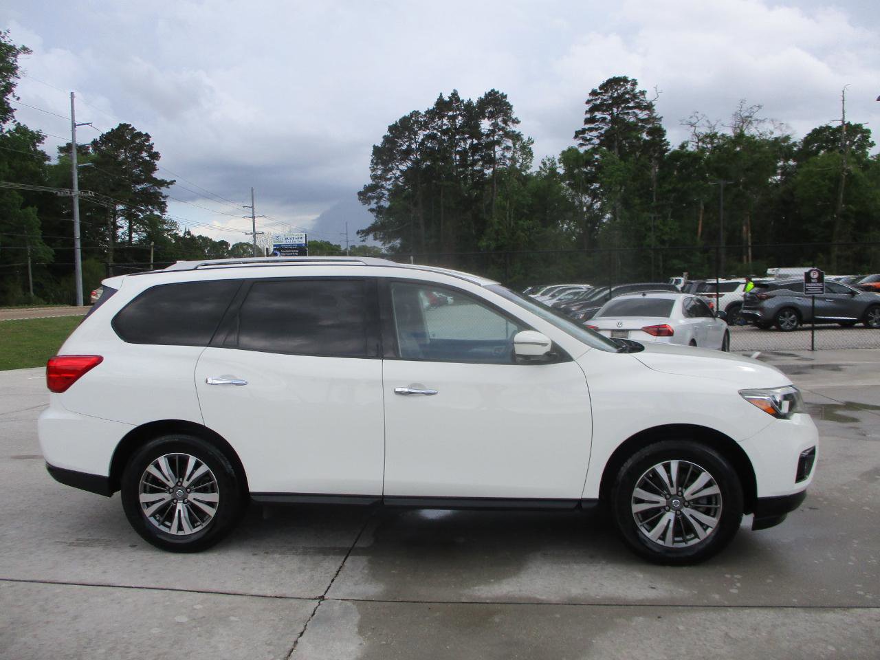 Used 2019 Nissan Pathfinder SL image 23