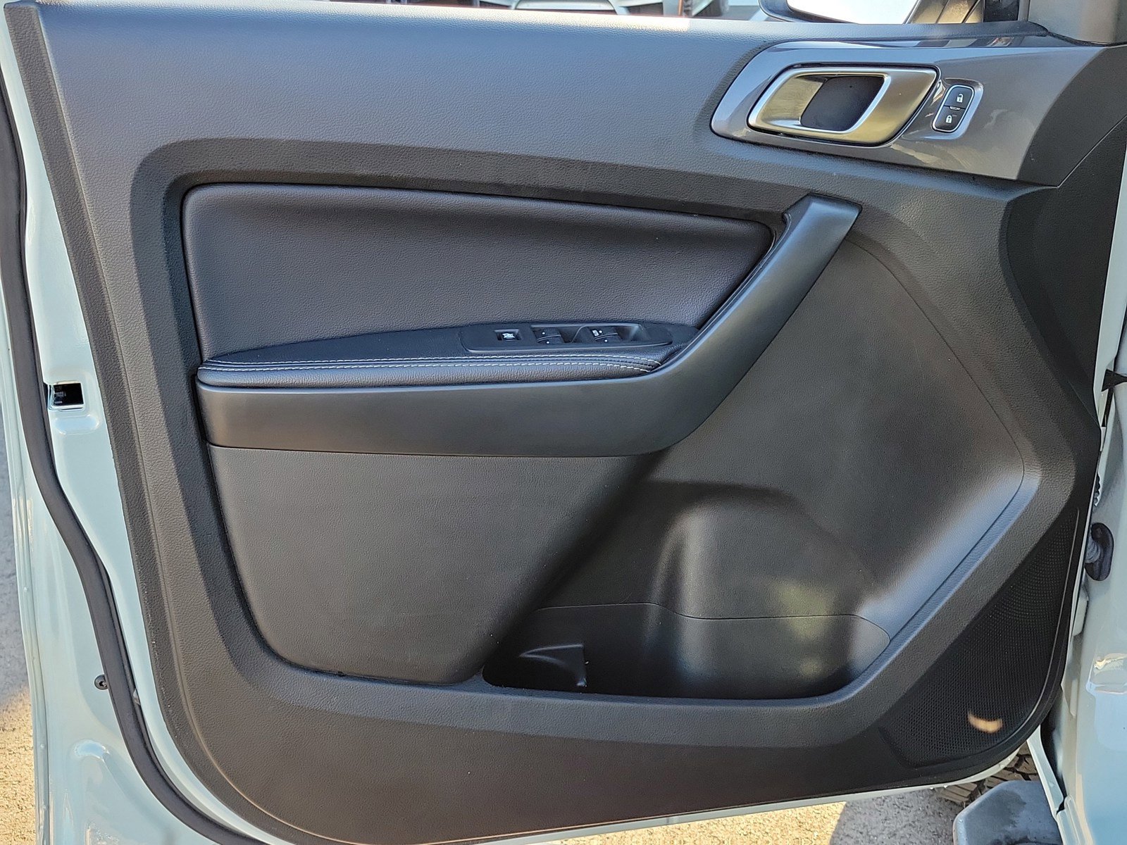 Used 2022 Ford Ranger Lariat w/ Equipment Group 501A High image 13