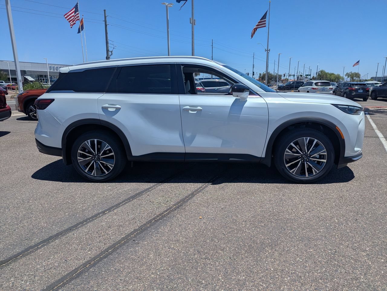New 2027 INFINITI QX60 Luxe w/ Family Package AWD/4WD image 6
