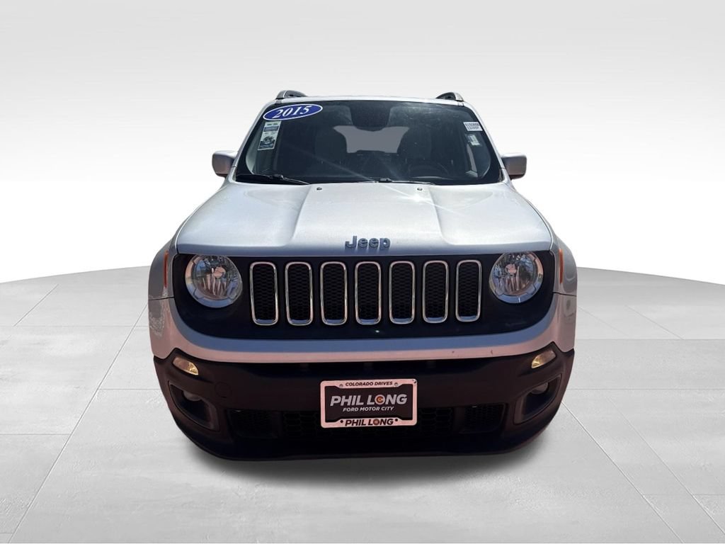 Used 2015 Jeep Renegade Latitude w/ Cold Weather Group FWD image 2