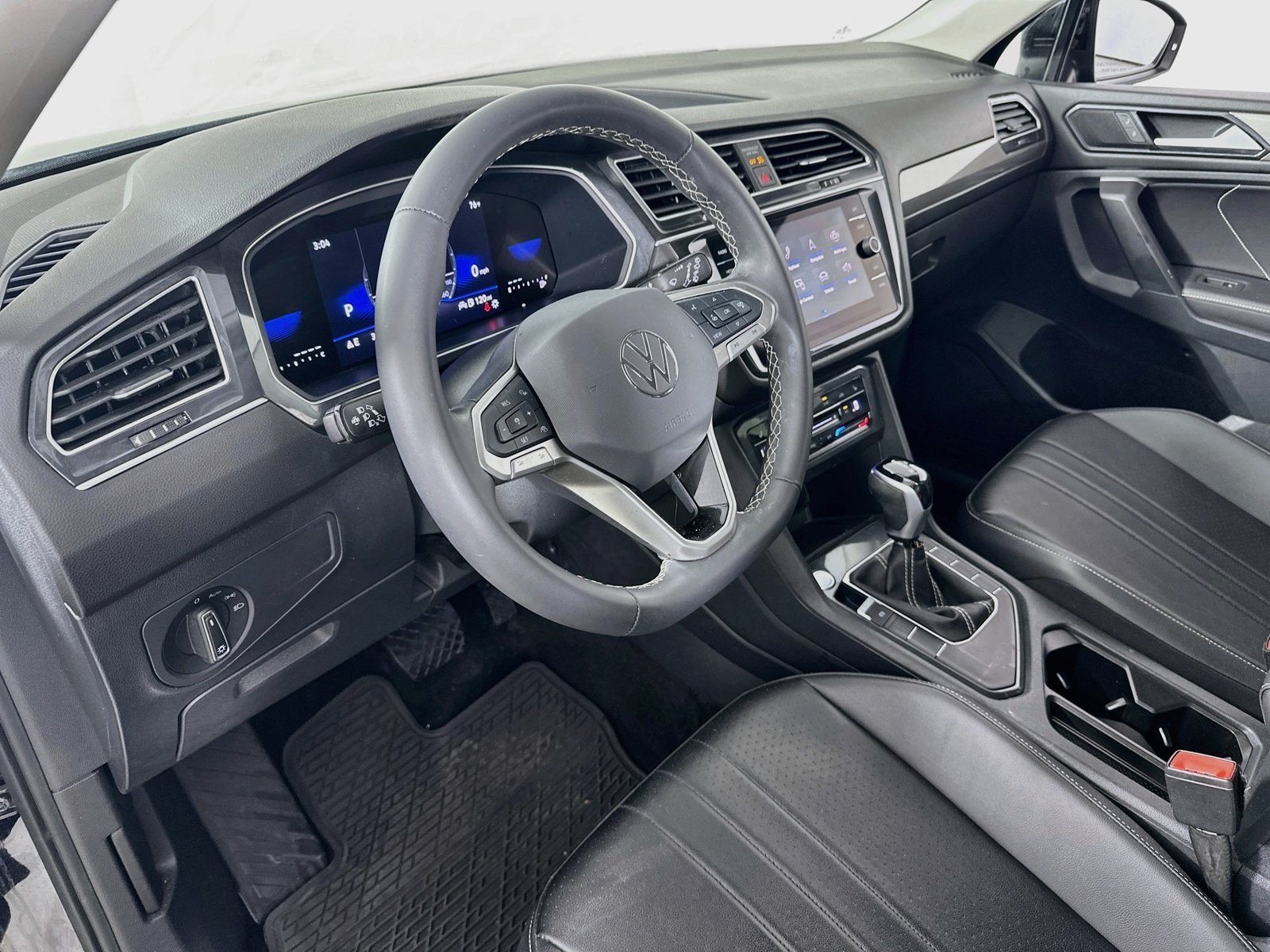 Used 2024 Volkswagen Tiguan SE FWD image 9