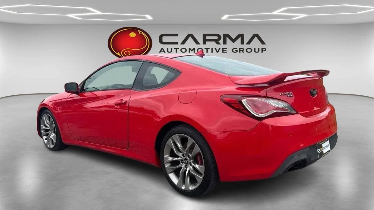 Used 2014 Hyundai Genesis 3.8 RWD image 3