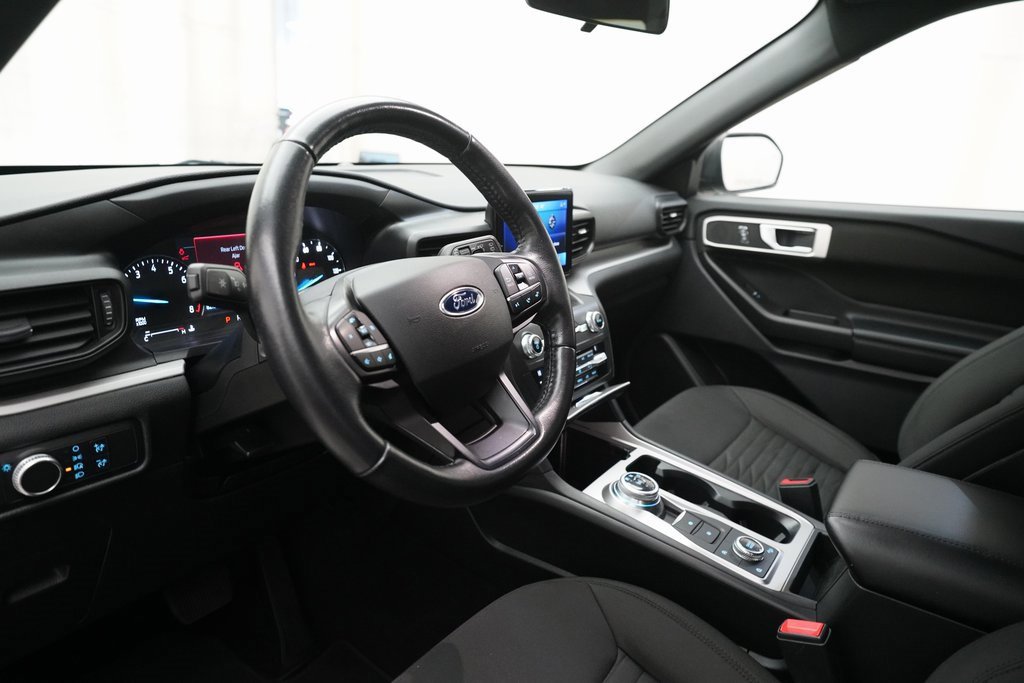 Used 2020 Ford Explorer XLT w/ Class III Trailer Tow Package image 8