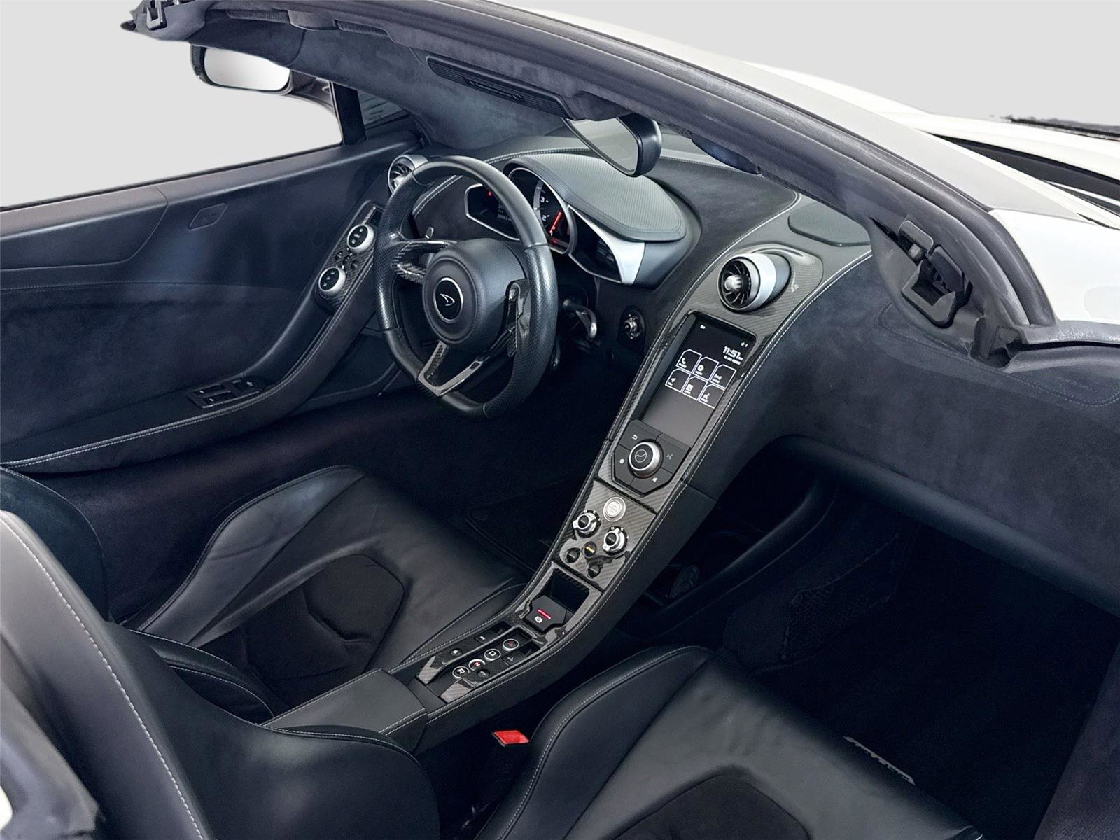Used 2014 McLaren MP4-12C Spider RWD image 24