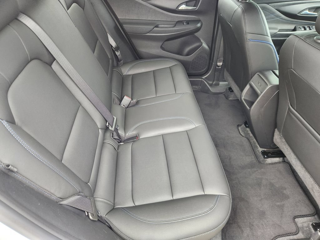 Used 2025 Buick Envista Sport Touring w/ Convenience II Package FWD image 30
