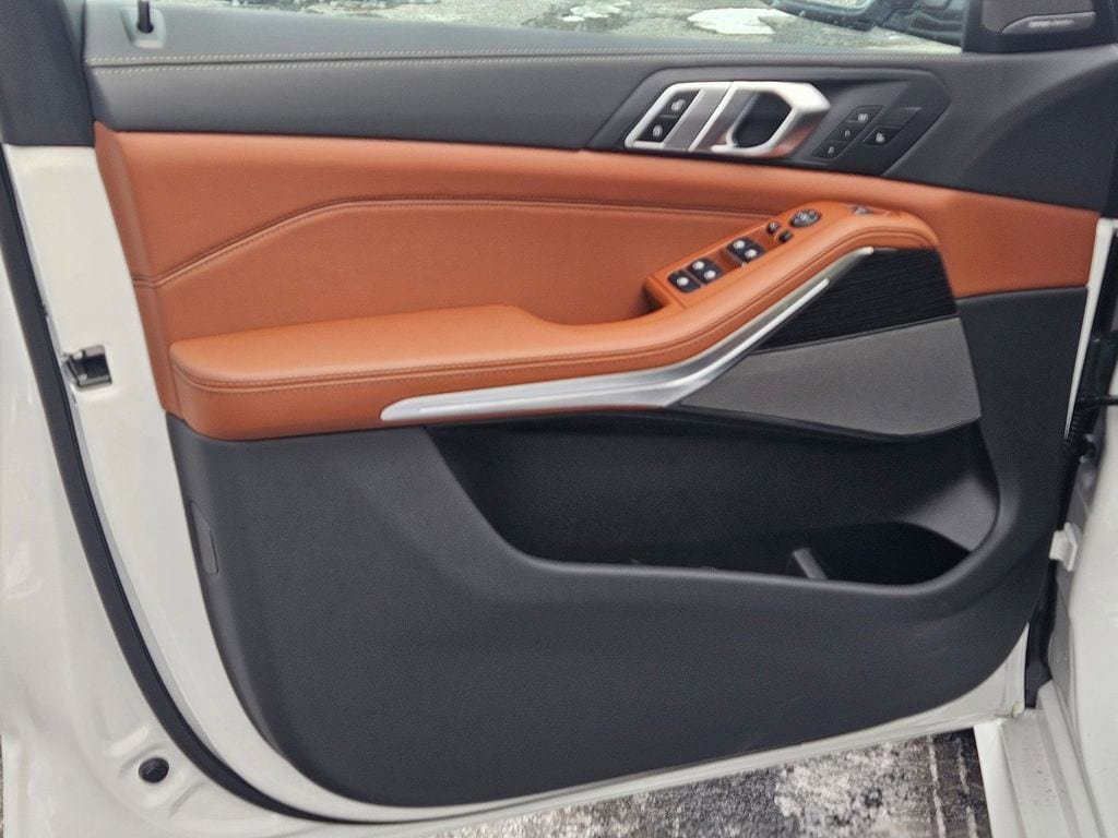 New 2026 BMW X5 xDrive40i w/ M Sport Package image 10