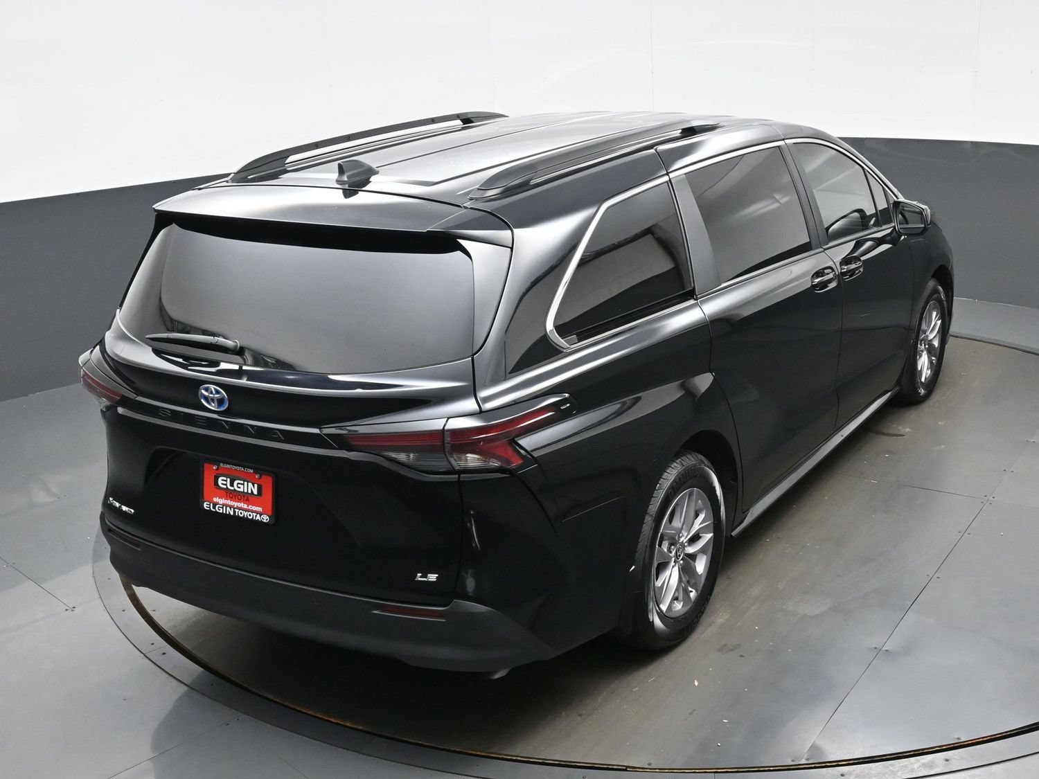 Used 2025 Toyota Sienna LE AWD/4WD image 41