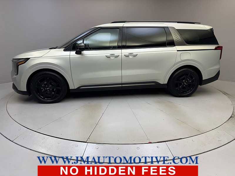 Used 2025 Kia Carnival SX Prestige image 2