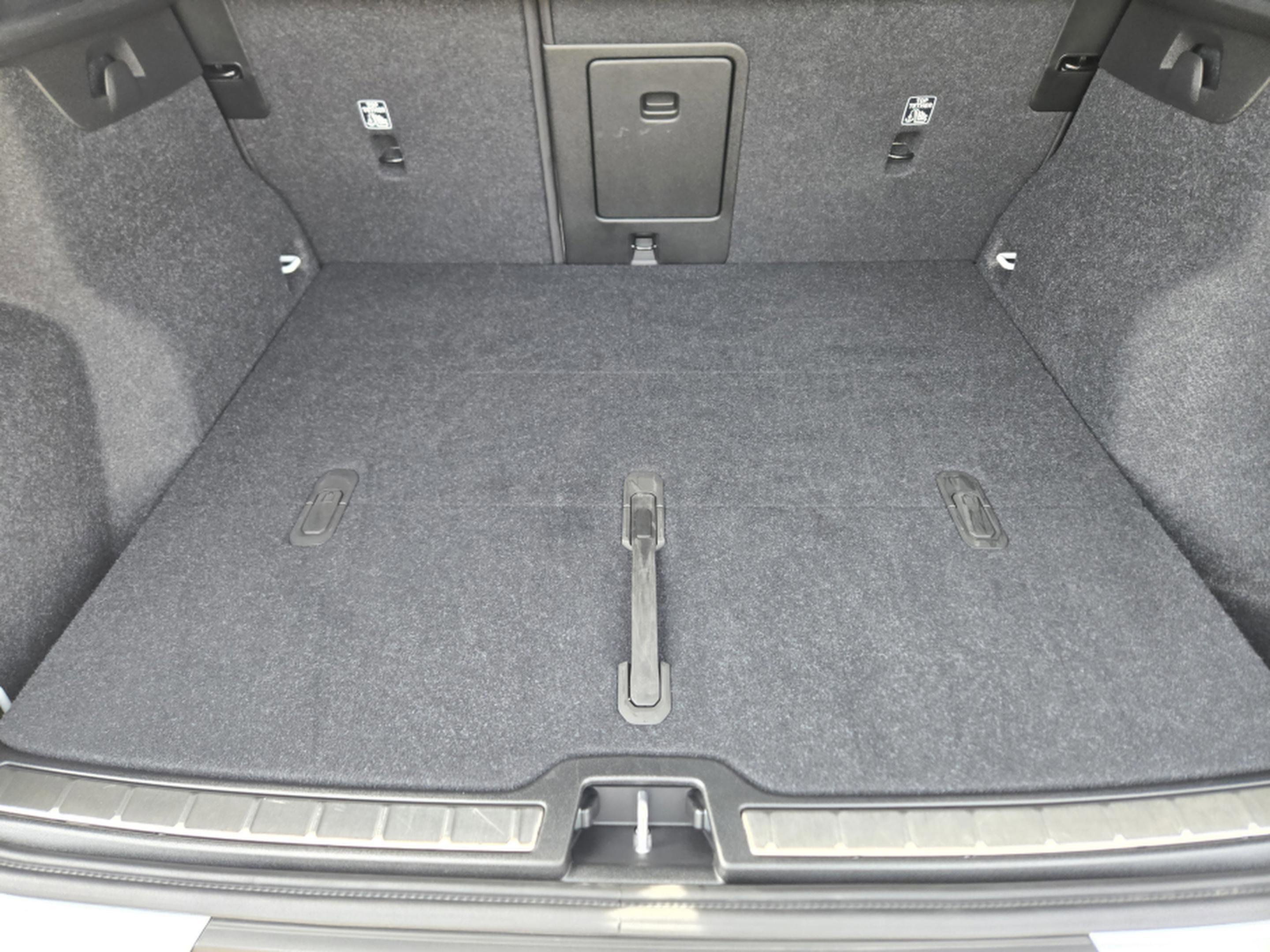 New 2025 Volvo XC40 B5 Plus w/ Protection Package Premier image 36