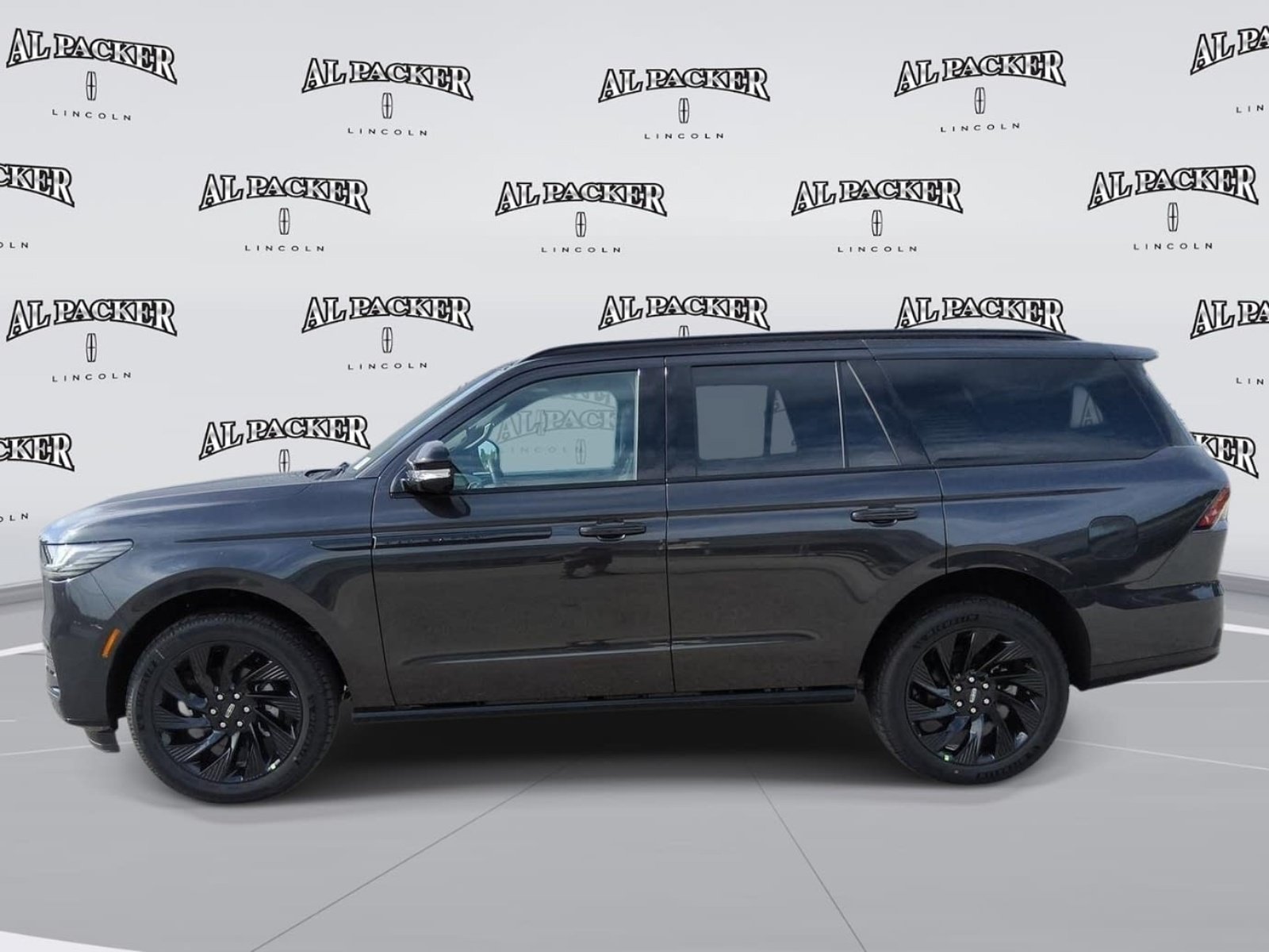 New 2027 Lincoln Navigator Reserve w/ Jet Appearance Package AWD/4WD image 2