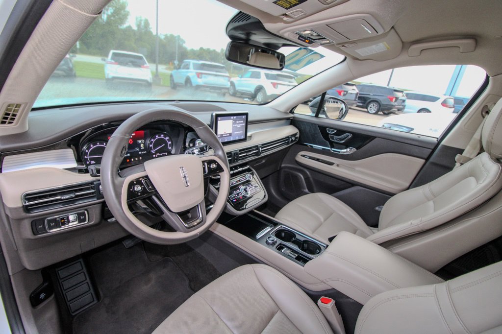 Used 2020 Lincoln Corsair AWD w/ Equipment Group 101A image 15