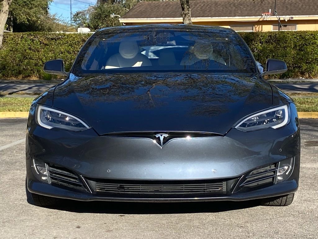 Used 2020 Tesla Model S Long Range Plus image 4