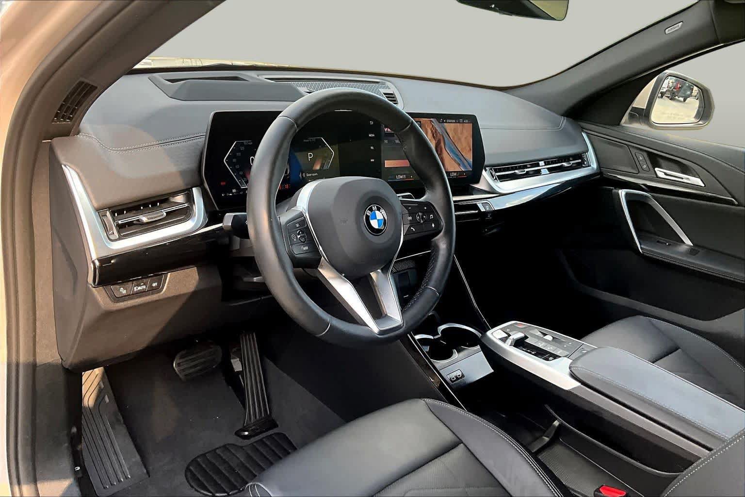 Used 2026 BMW X2 xDrive28i AWD/4WD image 16