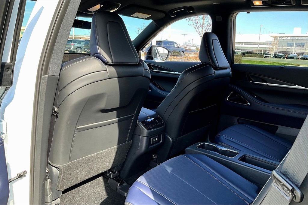 Certified 2026 INFINITI QX60 Sport w/ Dark Cargo Package image 31