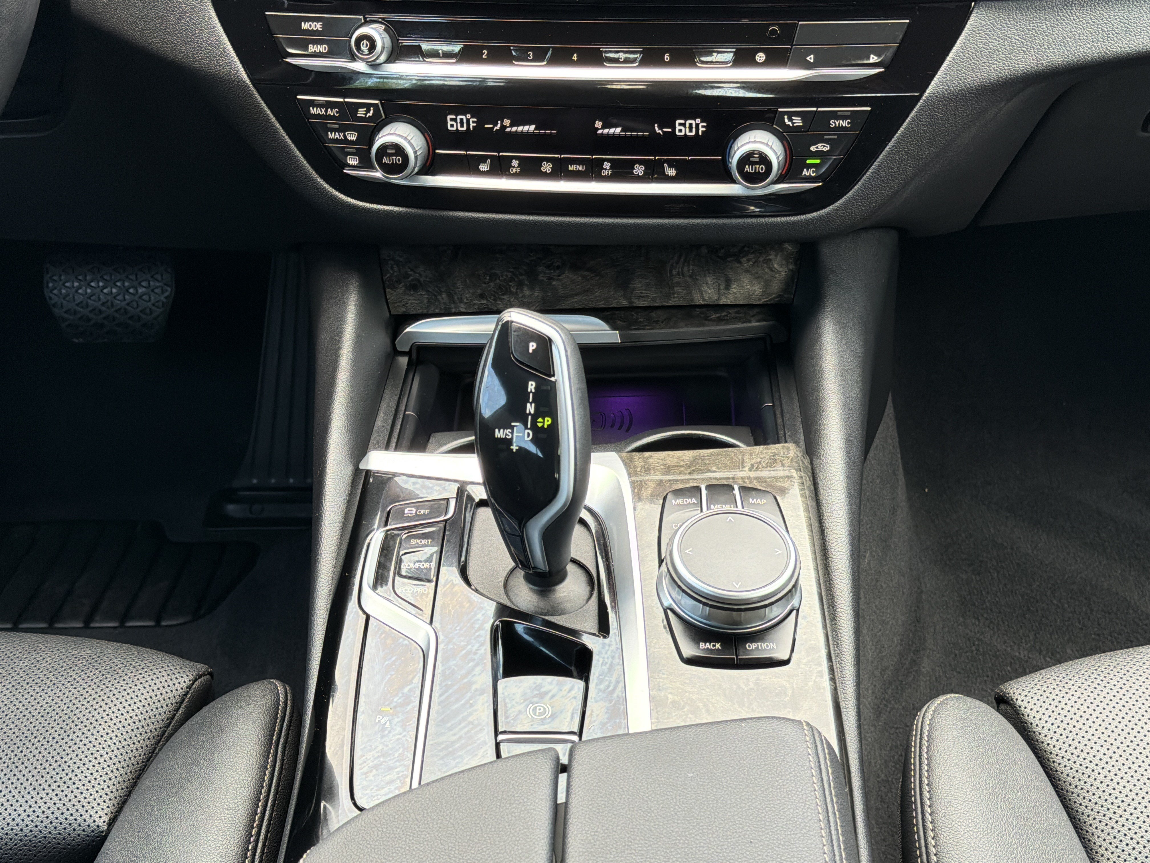 Used 2023 BMW 530i w/ Convenience Package RWD image 6