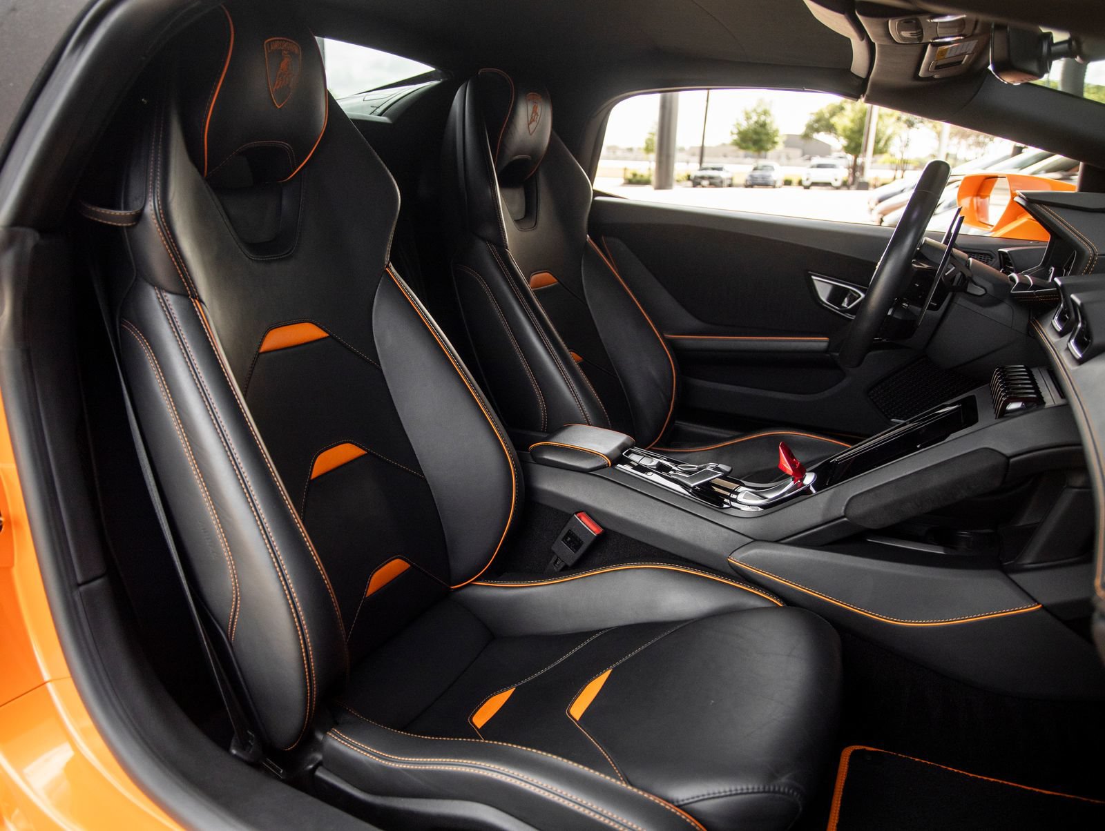 Used 2021 Lamborghini Huracan EVO RWD image 39