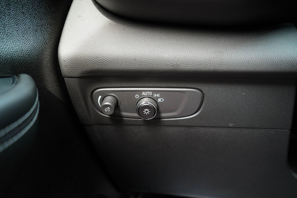 Used 2023 Buick Envision Essence FWD image 26