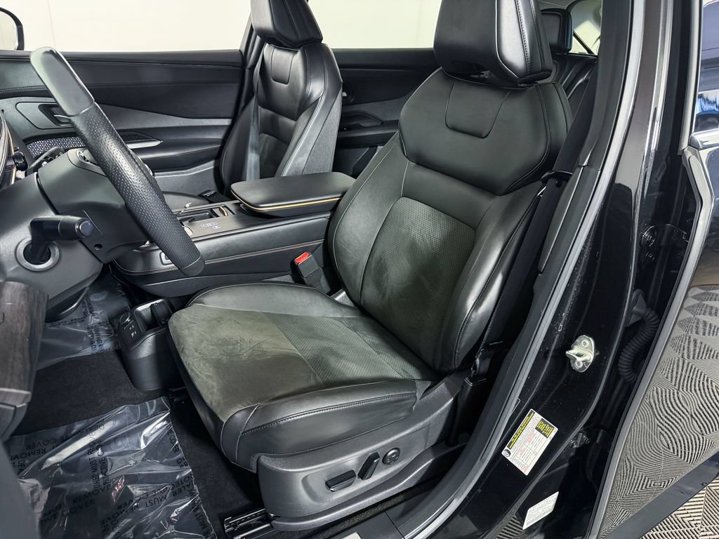 Certified 2023 Nissan Ariya AWD image 17