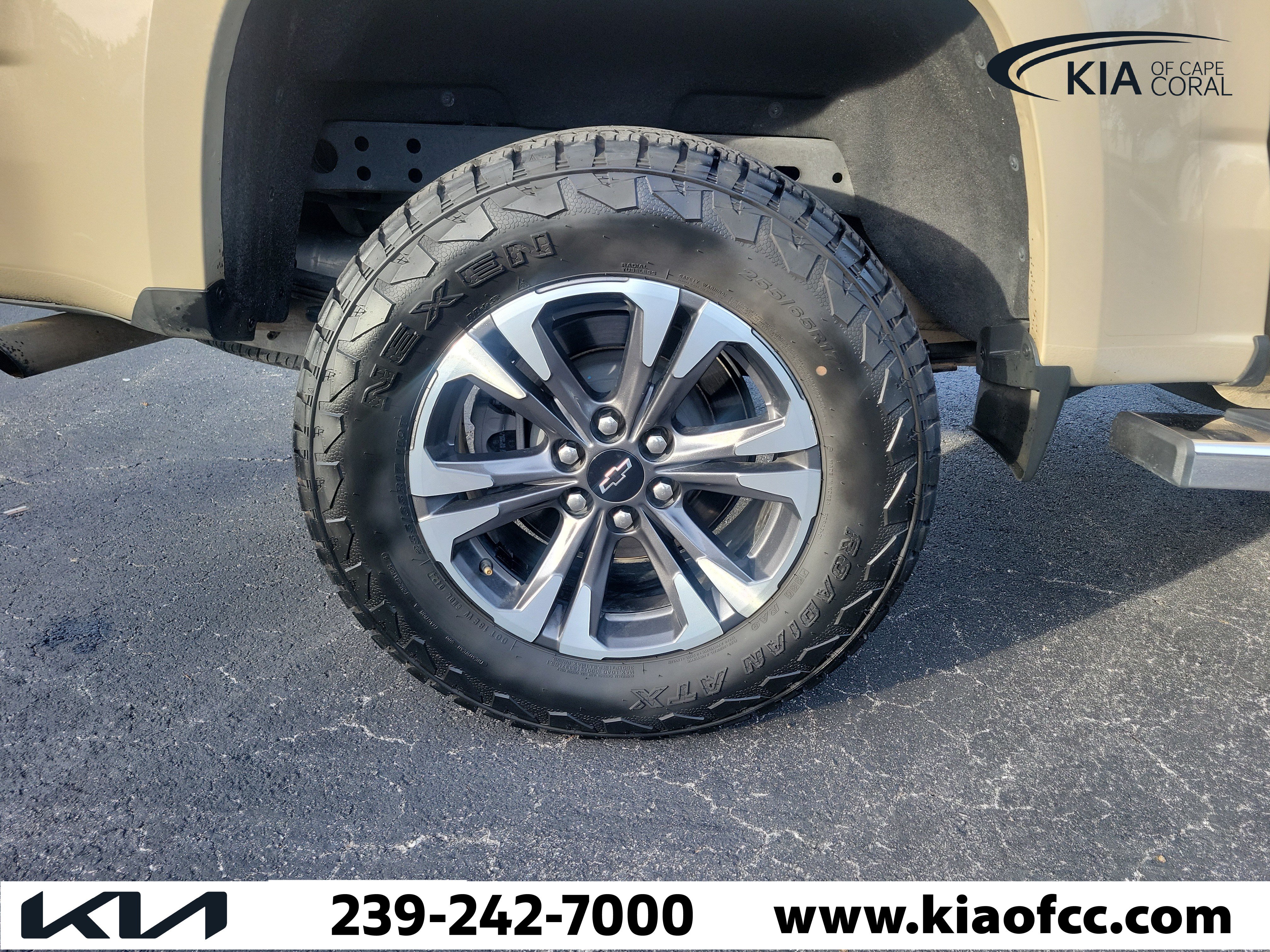 Used 2022 Chevrolet Colorado Z71 AWD/4WD image 10