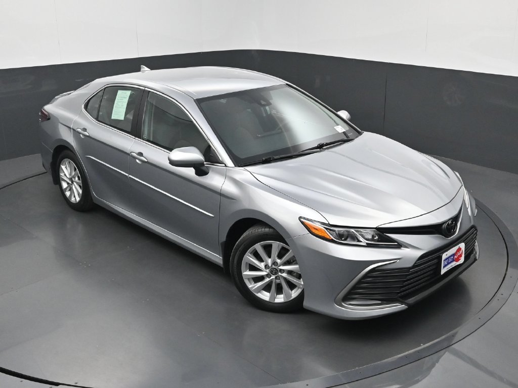 Used 2024 Toyota Camry LE FWD image 30