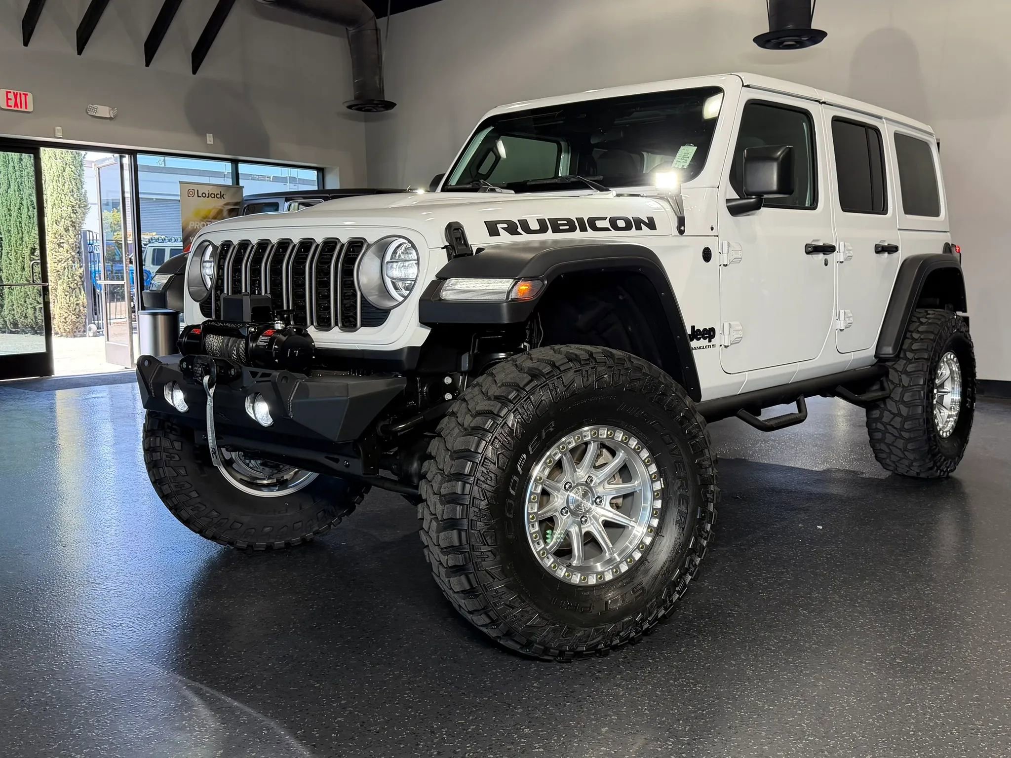 Used 2025 Jeep Wrangler Unlimited Rubicon image 33