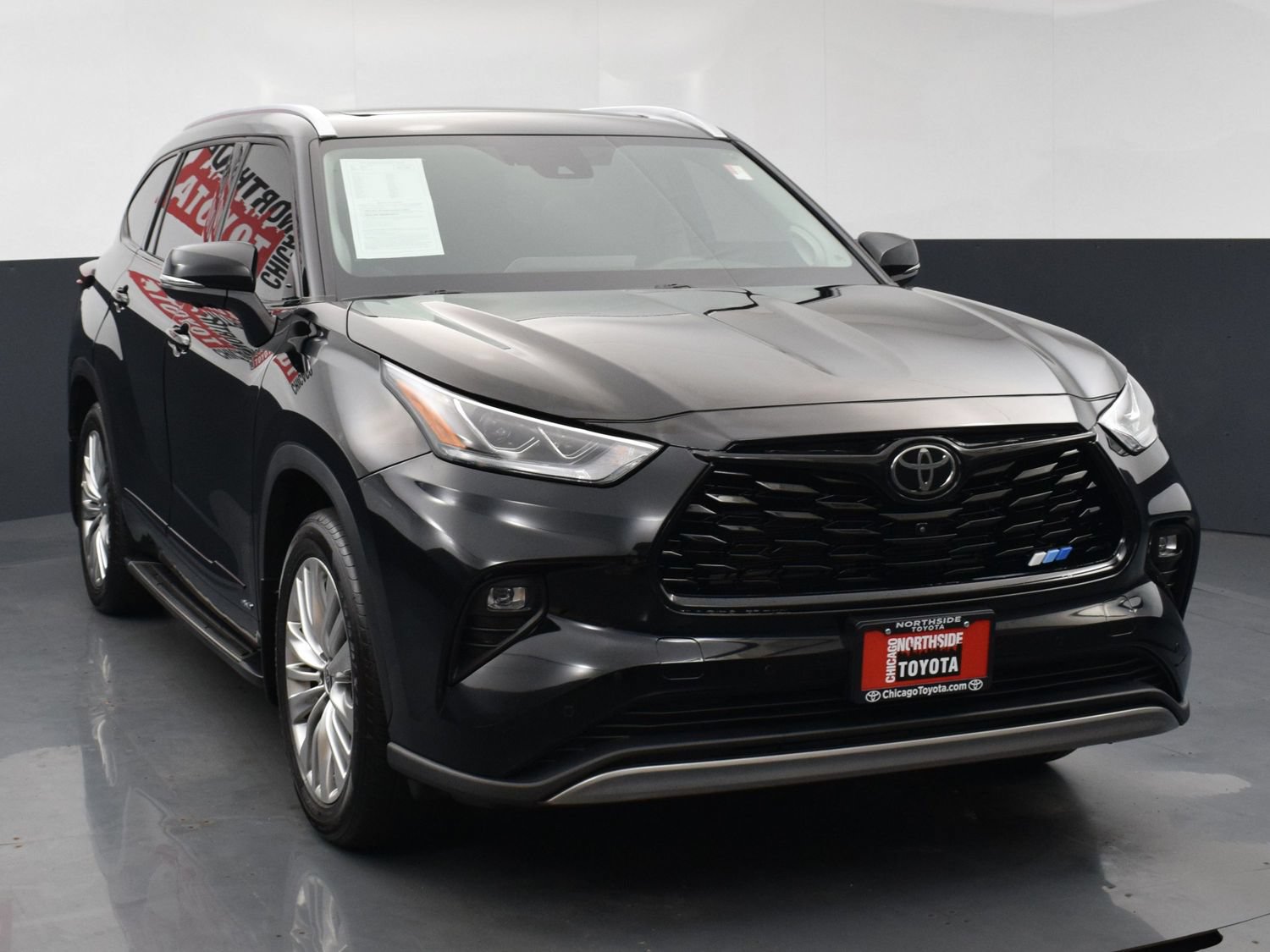 Used 2025 Toyota Highlander Platinum AWD/4WD image 7