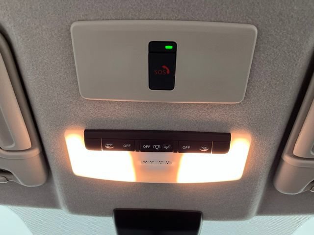Used 2024 Nissan Kicks SR w/ SR Premium Package FWD image 34
