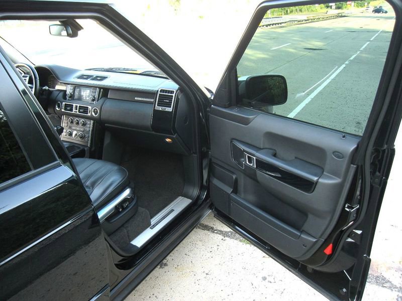 Used 2012 Land Rover Range Rover Supercharged w/ Silver Pack image 17