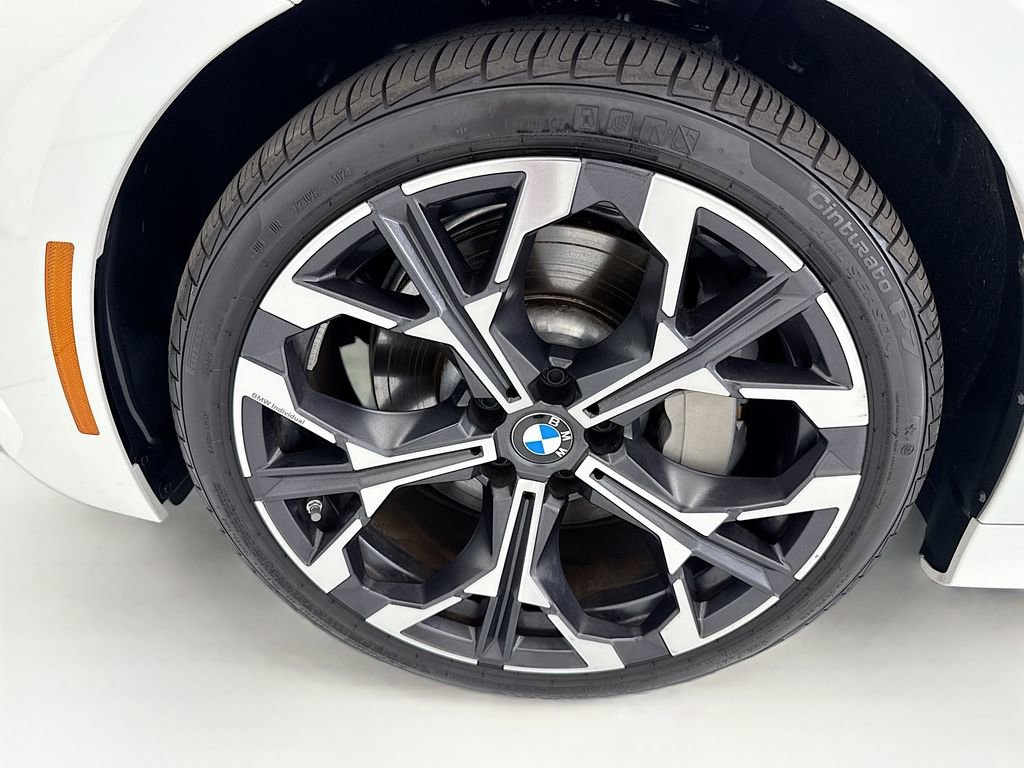 Used 2025 BMW 330i Sedan w/ Premium Package RWD image 29