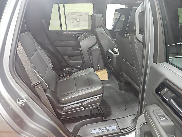 New 2026 GMC Yukon Elevation image 32