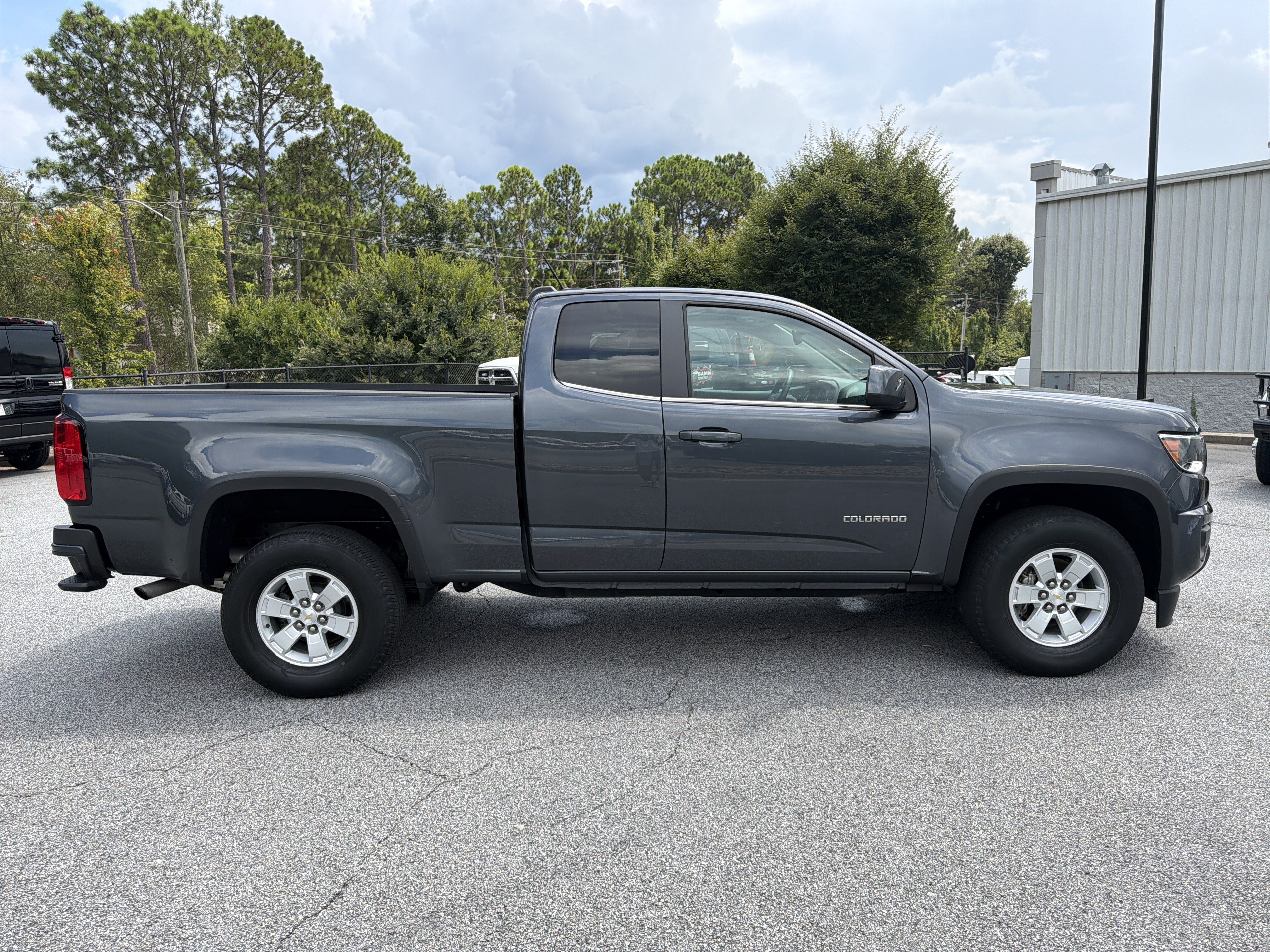 Used 2017 Chevrolet Colorado W/T w/ WT Convenience Package RWD image 9