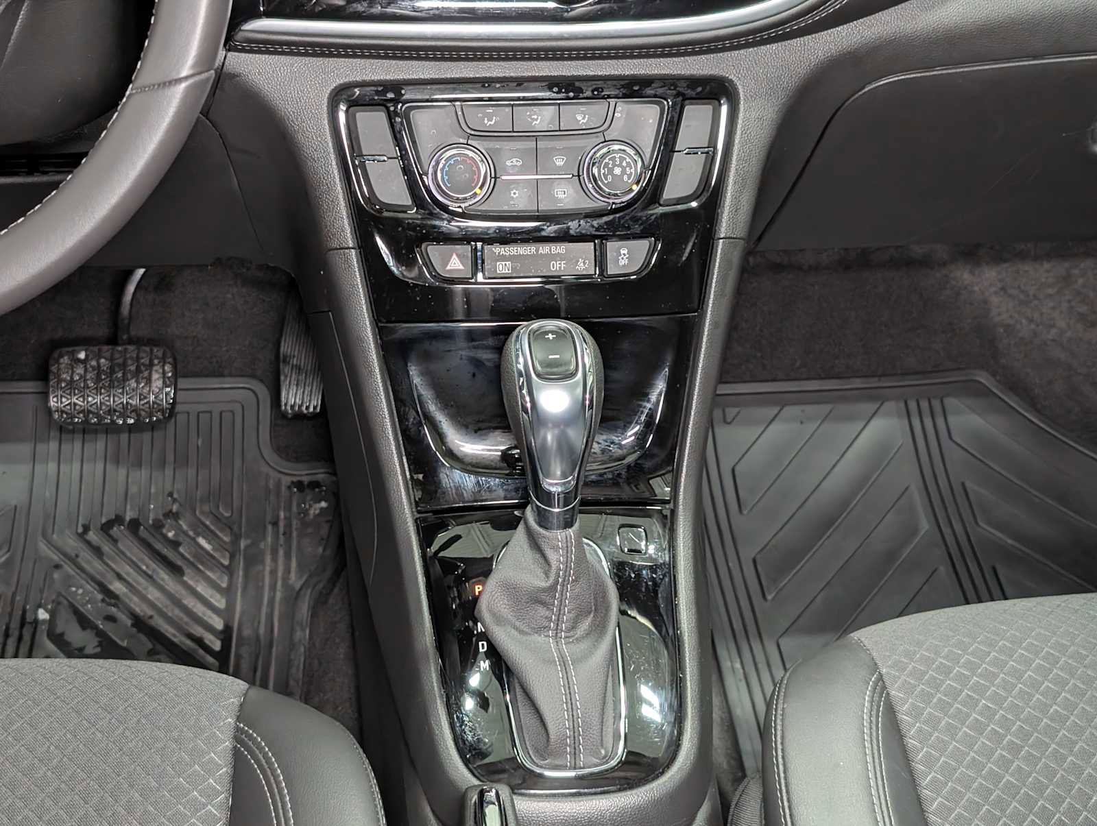 Used 2022 Buick Encore Preferred w/ Safety Package image 19