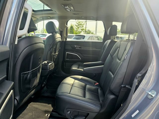 Used 2023 Kia Telluride EX w/ EX Captain's Chair Package FWD image 23