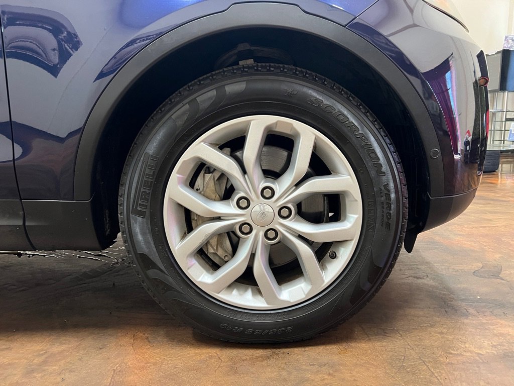 Used 2018 Land Rover Discovery SE image 10