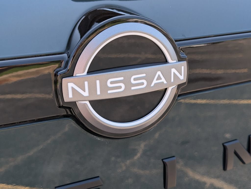 Used 2025 Nissan Pathfinder Platinum FWD image 6