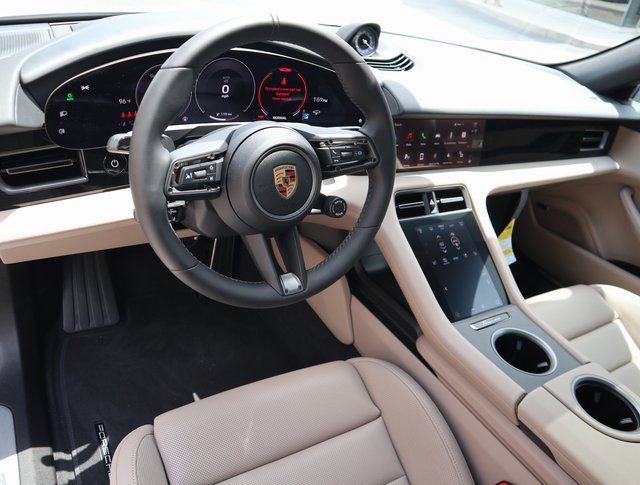 Used 2025 Porsche Taycan image 4