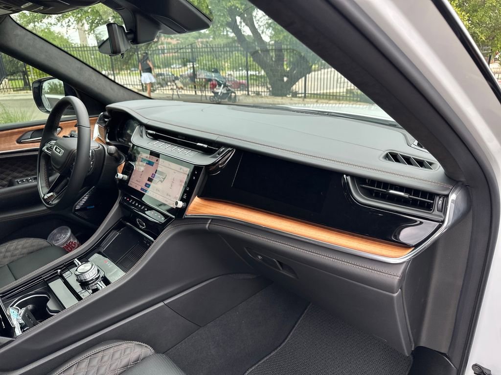New 2026 Jeep Grand Cherokee Summit AWD/4WD image 36