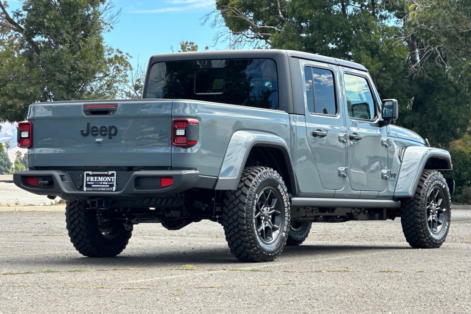 New 2026 Jeep Gladiator Sport AWD/4WD image 3