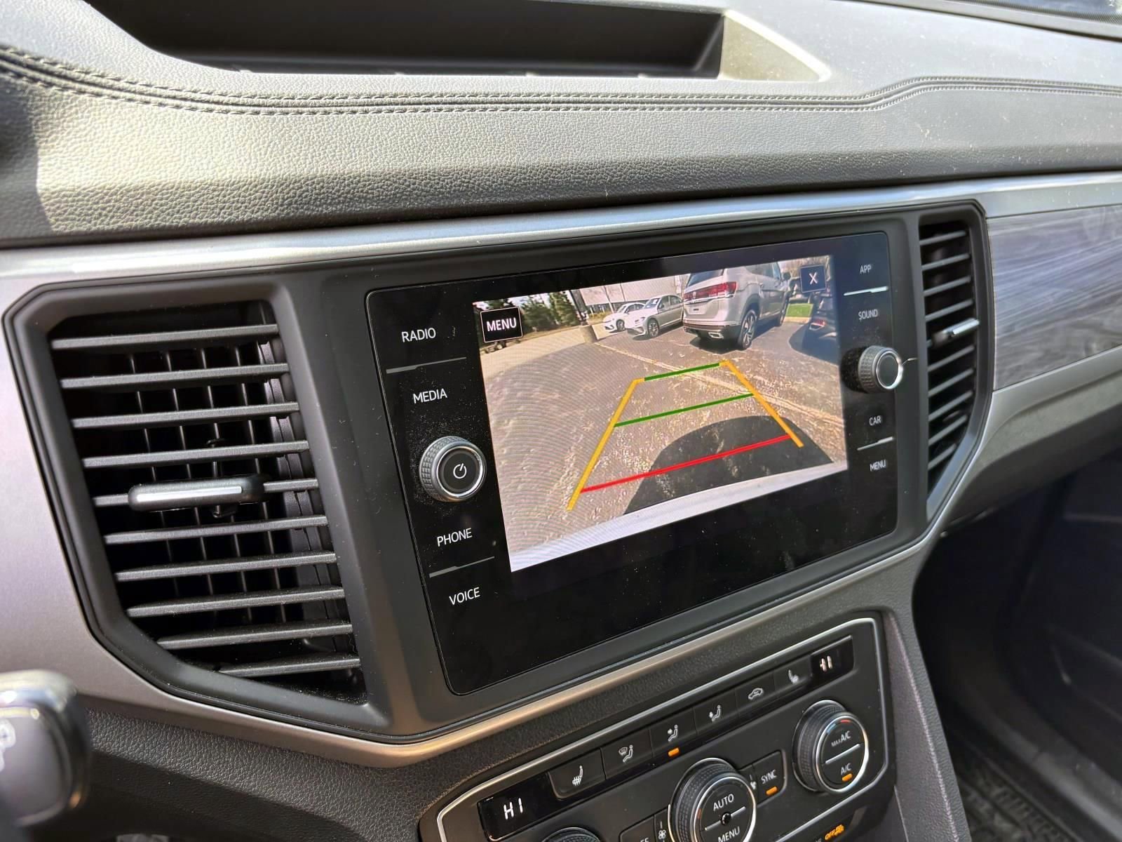 Used 2020 Volkswagen Atlas Cross Sport SE w/ Towing Package image 20