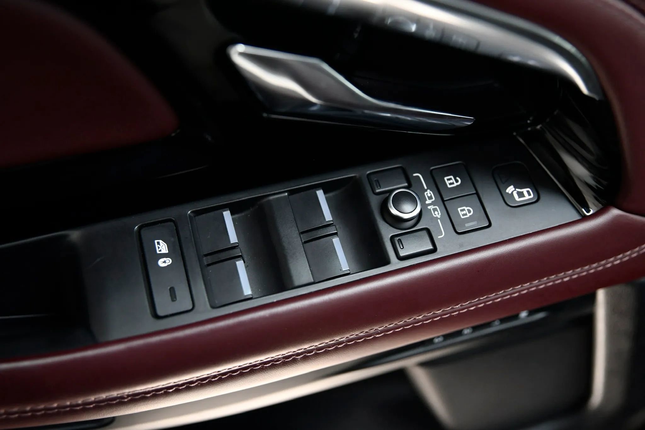 Used 2022 Land Rover Range Rover Evoque R-Dynamic SE image 10