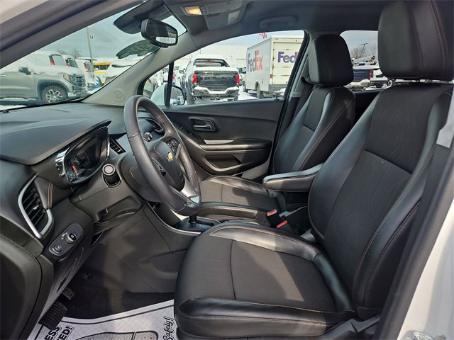 Certified 2022 Chevrolet Trax LT w/ Driver Confidence Package image 19