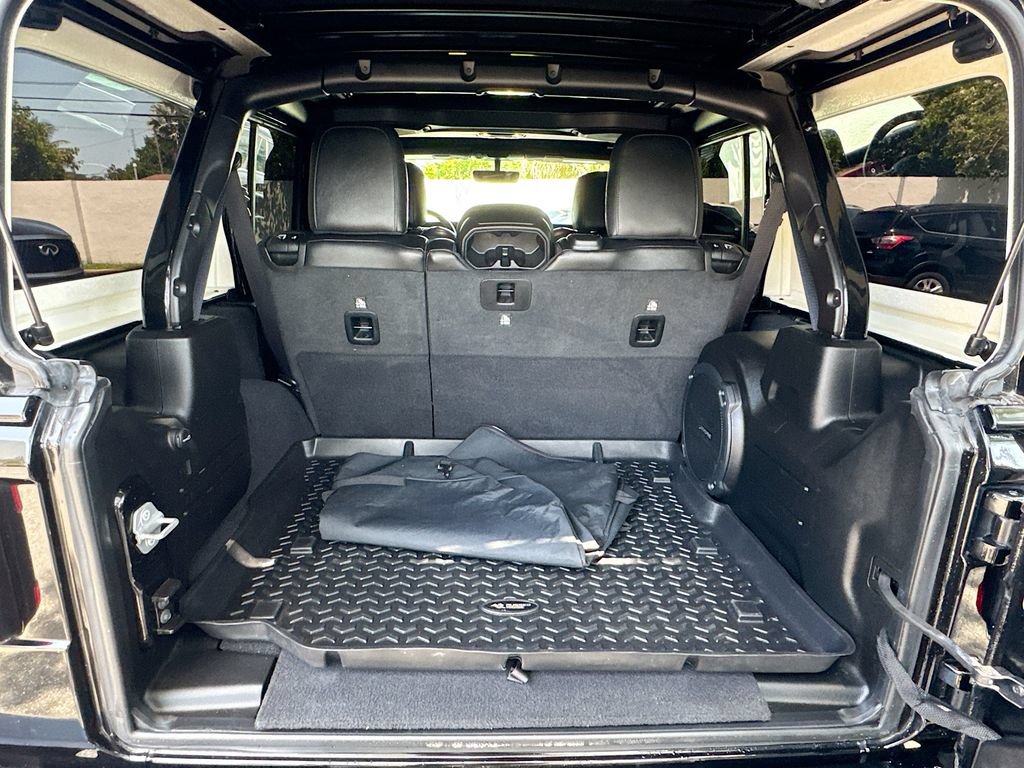 Used 2021 Jeep Wrangler Unlimited Sahara AWD/4WD image 28