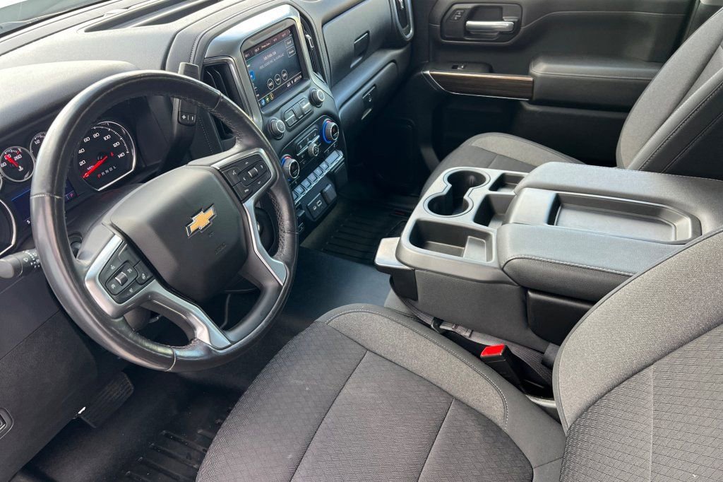 Used 2022 Chevrolet Silverado 2500 LT w/ Convenience Package image 7