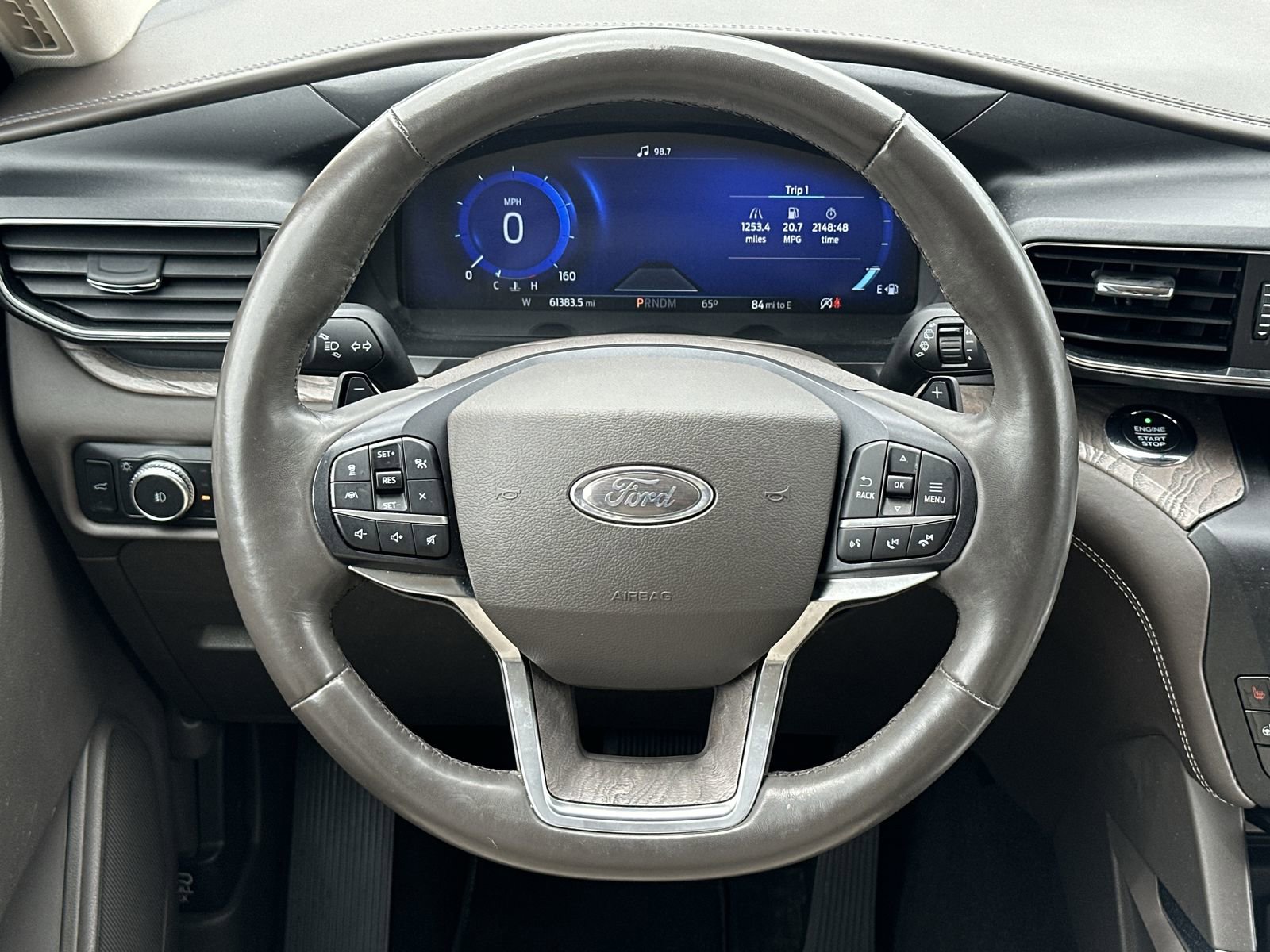 Used 2020 Ford Explorer Platinum w/ Premium Technology Package AWD/4WD image 19