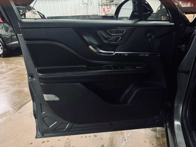 Used 2021 Lincoln Corsair Reserve w/ Equipment Group 201A image 13