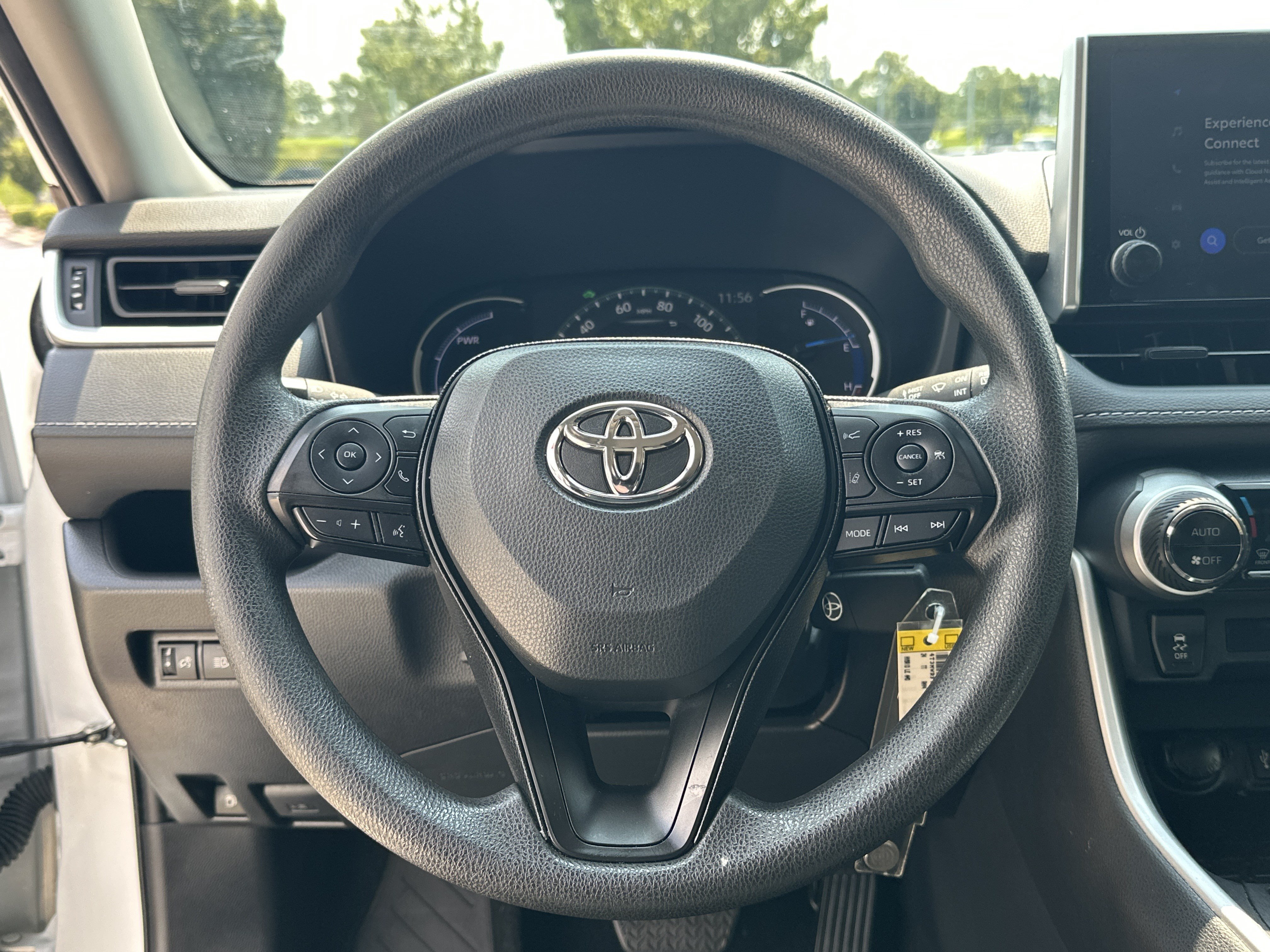 Used 2024 Toyota RAV4 LE AWD/4WD image 17