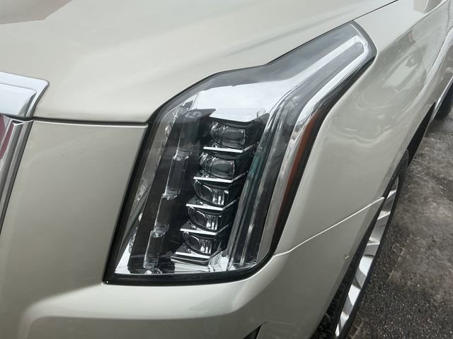 Used 2017 Cadillac Escalade Premium Luxury image 23