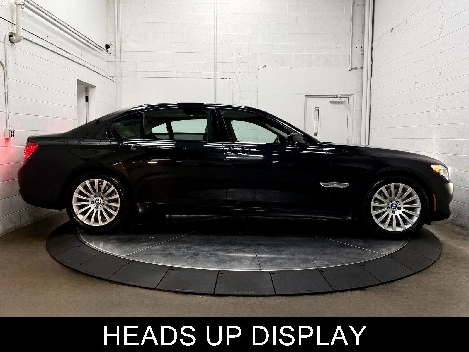 Used 2012 BMW 750Li w/ Driver Assistance Pkg RWD image 9