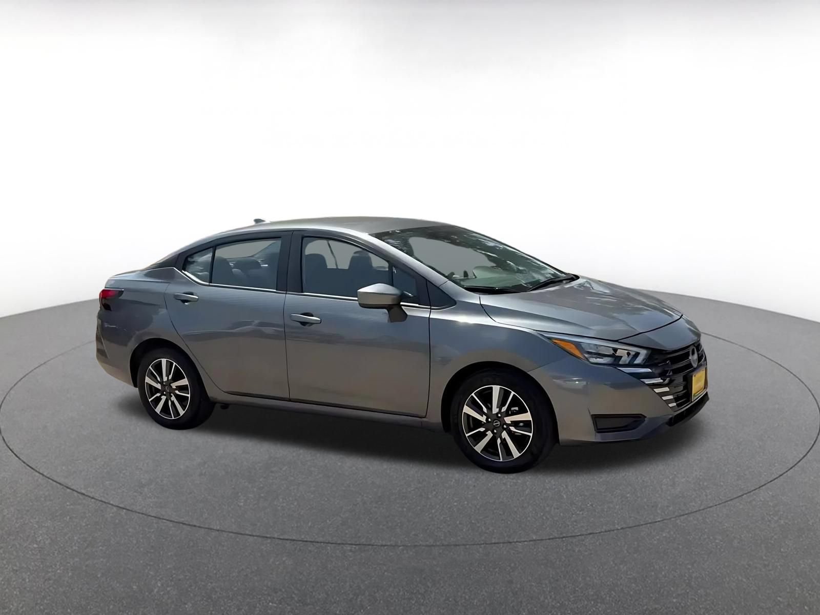 Used 2025 Nissan Versa SV FWD video 2